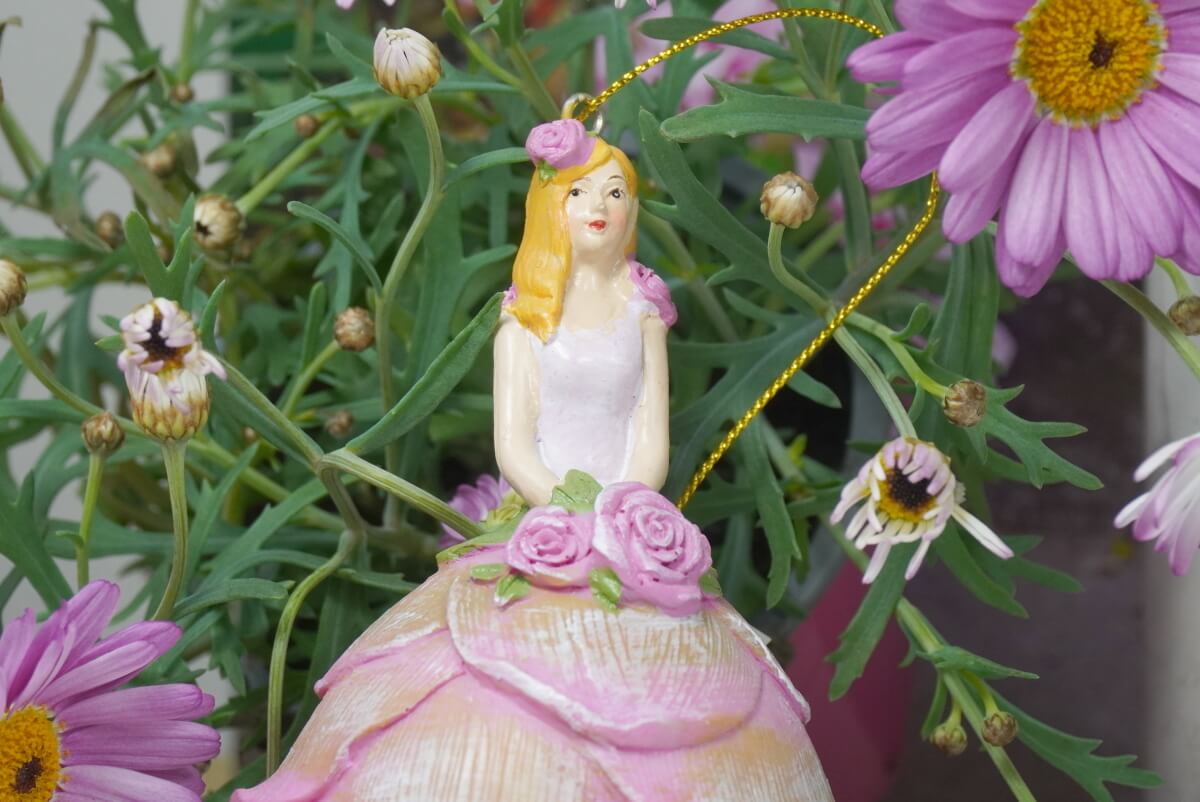 Deko Figur Dekohänger Blumenmädchen Love Rosa