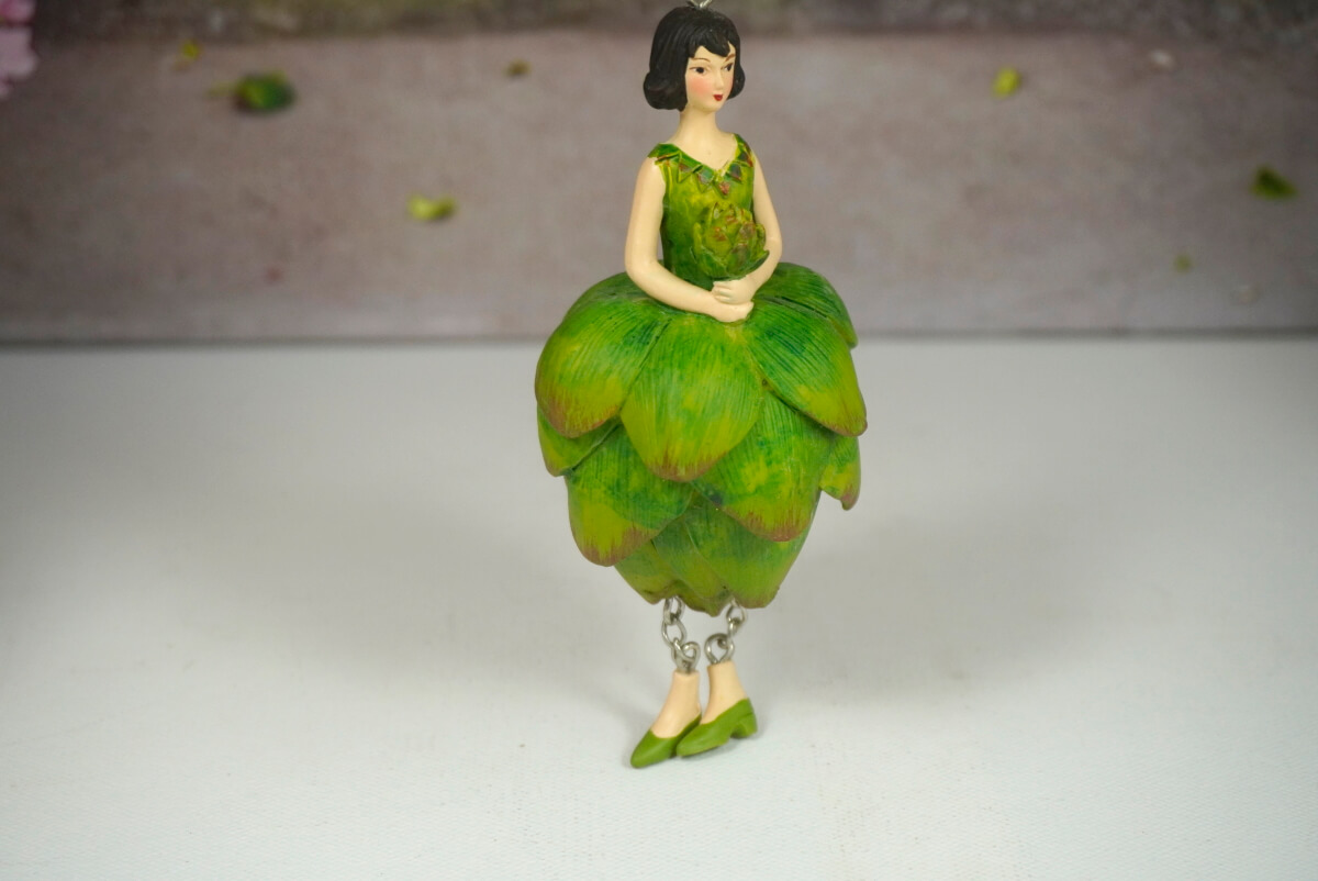 Deko Figur Blumenmädchen Artischockenmädchen zum Hängen