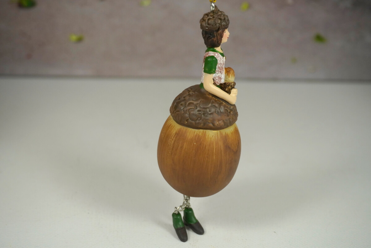 Deko Figur Blumenmädchen Eichelmädchen zum Hängen